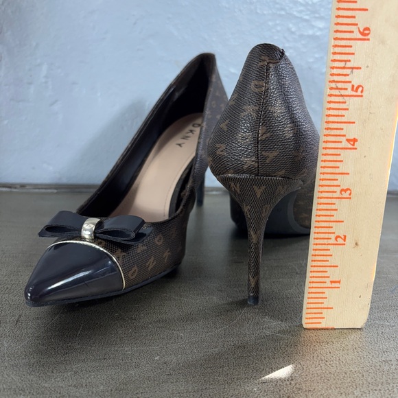 DKNY Patent Bow Monogrammed Pumps - Picture 13 of 14